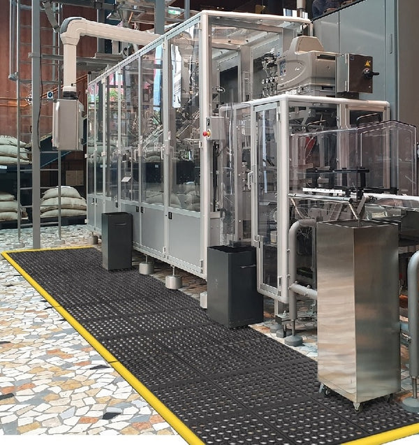 Performa™ Cutting Fluid-Resistant Modular Mat