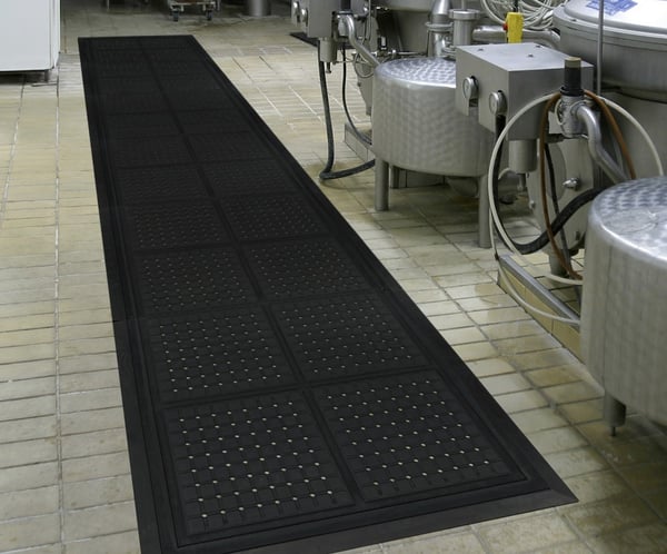 Hog Heaven® Drainable Modular Tiles & Linkable Mats - H441421100